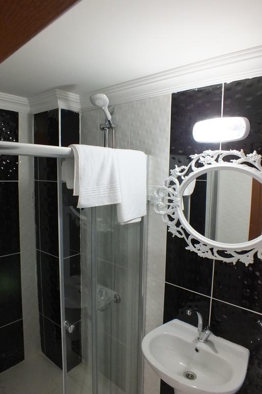 King Butique Hotel Yomra Bagian luar foto